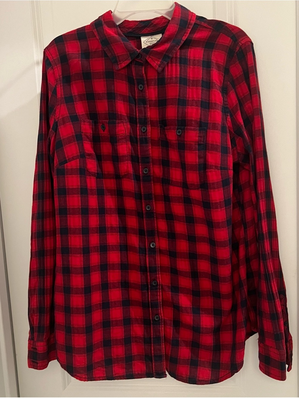 St. John’s Bay Women’s Red & Black Plaid Button-Front Shirt Size S